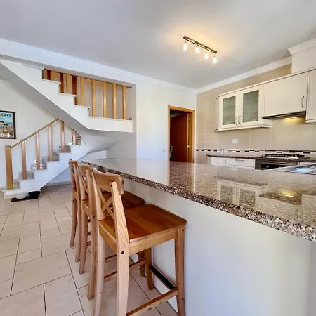 V4 Moderno Com Piscina - Villa *