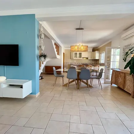 V4 Moderno Com Piscina - *