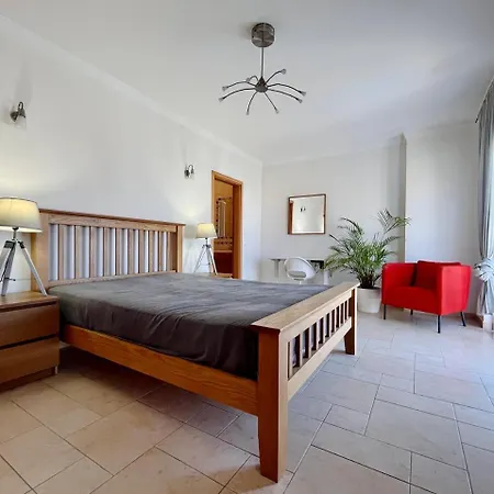 V4 Moderno Com Piscina - * Burgau