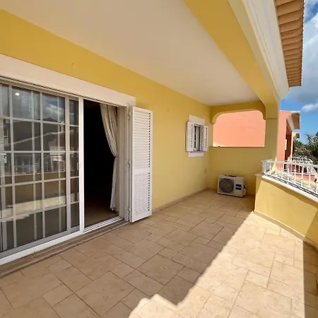 V4 Moderno Com Piscina - * Burgau