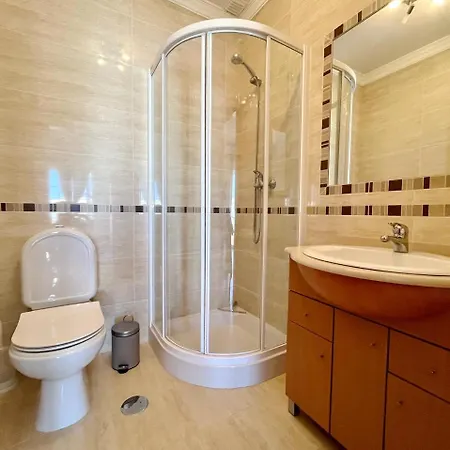 Villa V4 Moderno Com Piscina -