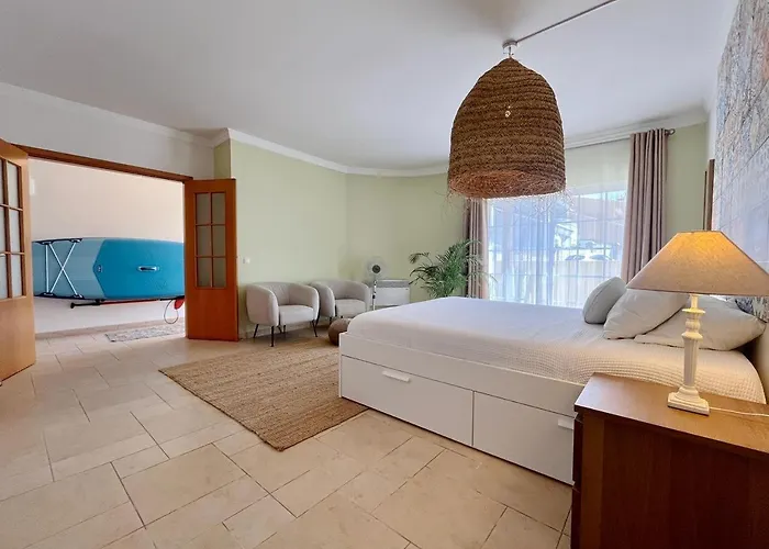 Villa V4 Moderno Com Piscina - *