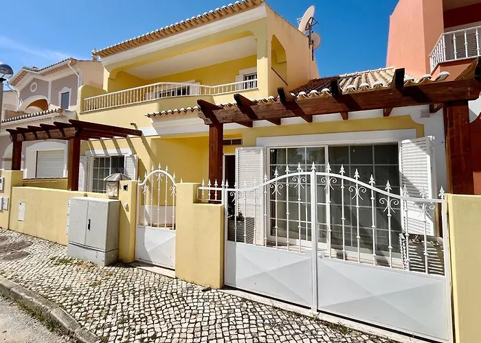 V4 Moderno Com Piscina - Villa *