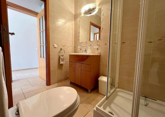 Villa V4 Moderno Com Piscina - *