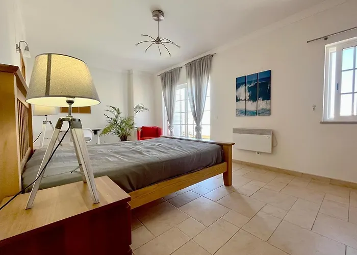 V4 Moderno Com Piscina - *