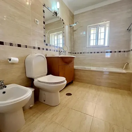 V4 Moderno Com Piscina -